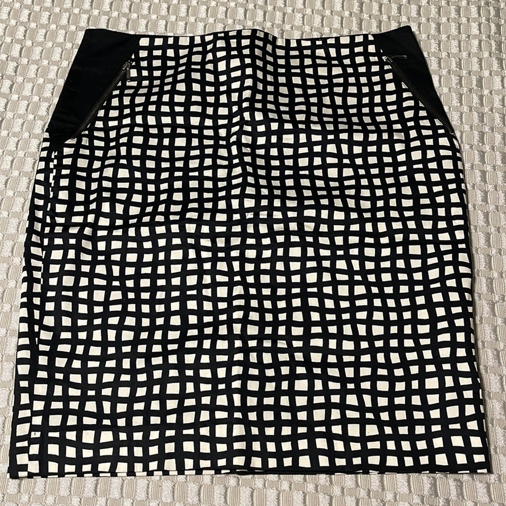 The limited black and white checkered pencil skirt size 12